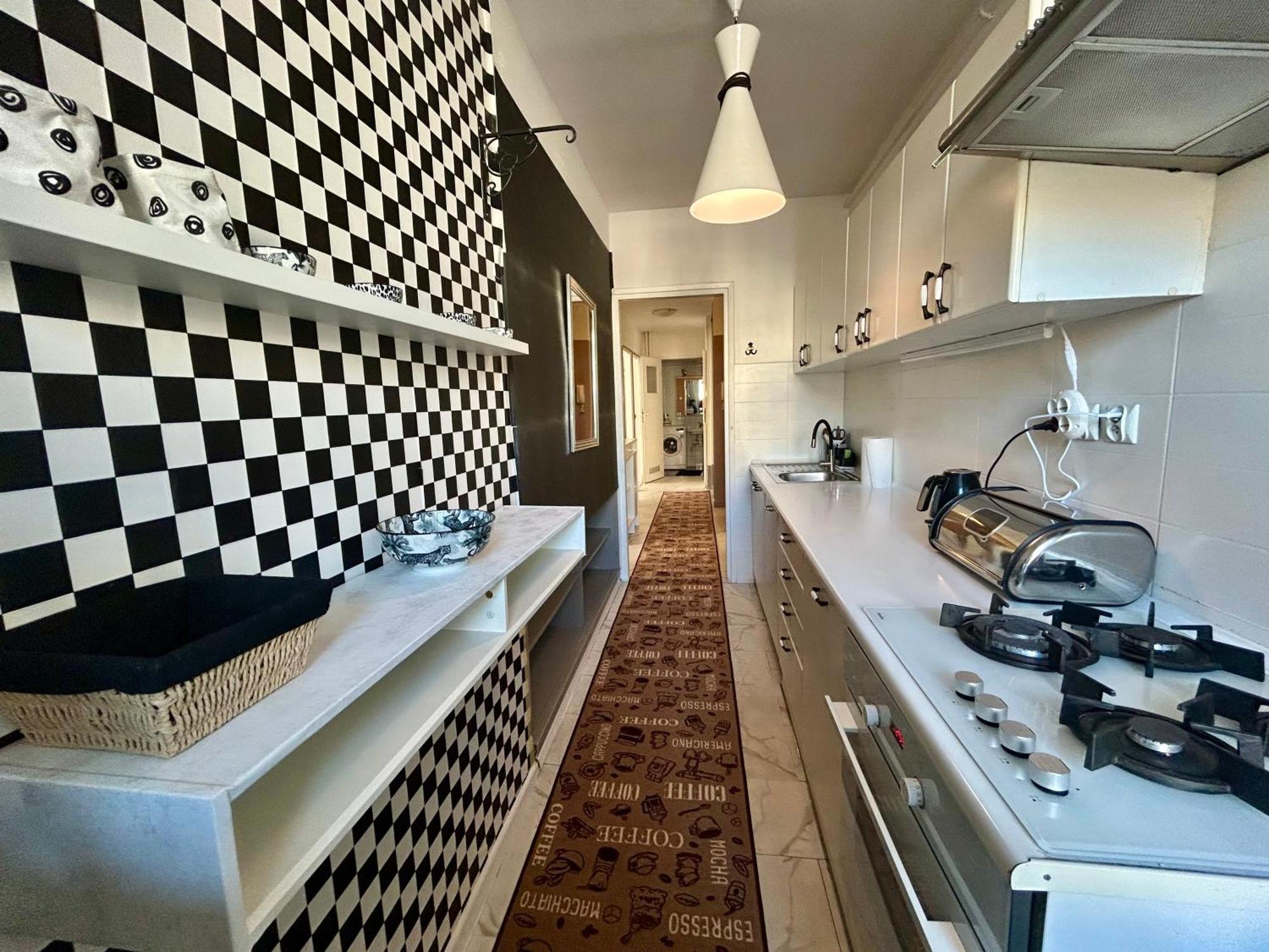Perfect Location Two Bedrooms With Balkony Варшава Екстериор снимка